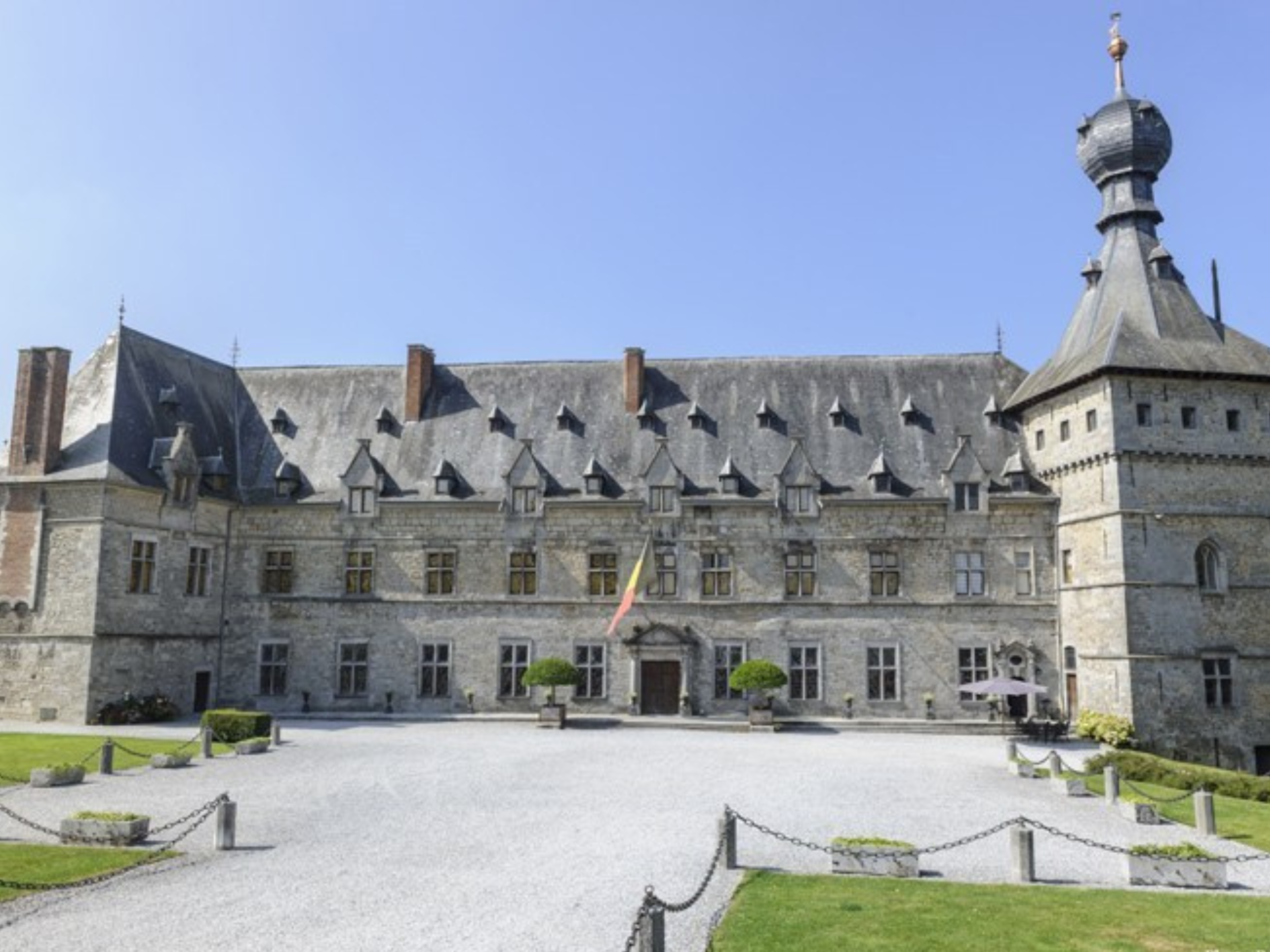 Chaleureux remerciements à celles et ceux qui n'ont pas oublié que je prenais de l'âge hier. Au menu une calvitie persistante et quelques rides supplémentaire, c'est tout et largement suffisant. (6)